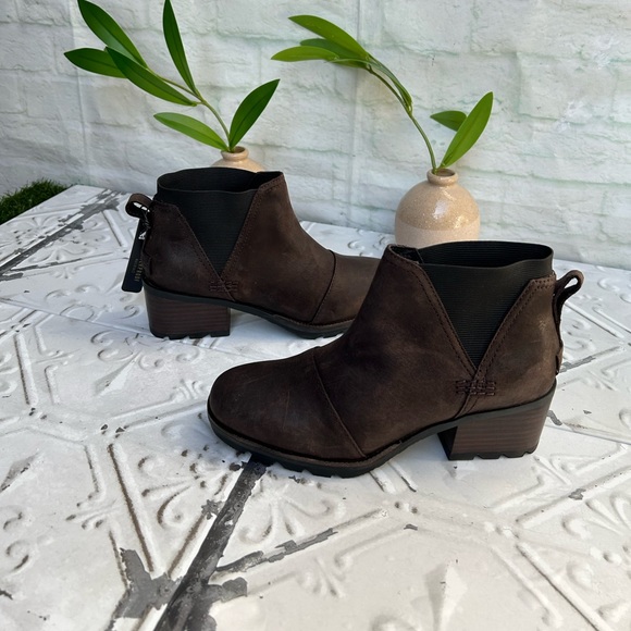 Sorel Women's Cate Chelsea Boot
Casual Waterproof Blackened
Brown size 6 new - Picture 12 of 16